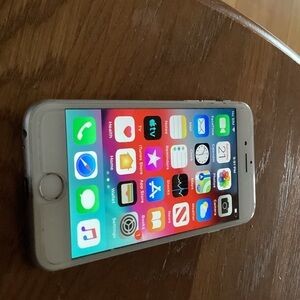 Apple iPhone6 in Sleek Silver